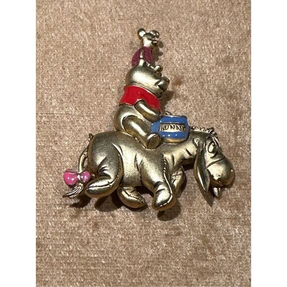 Vintage Disney Winnie The Pooh brooch - Picture 1 of 7